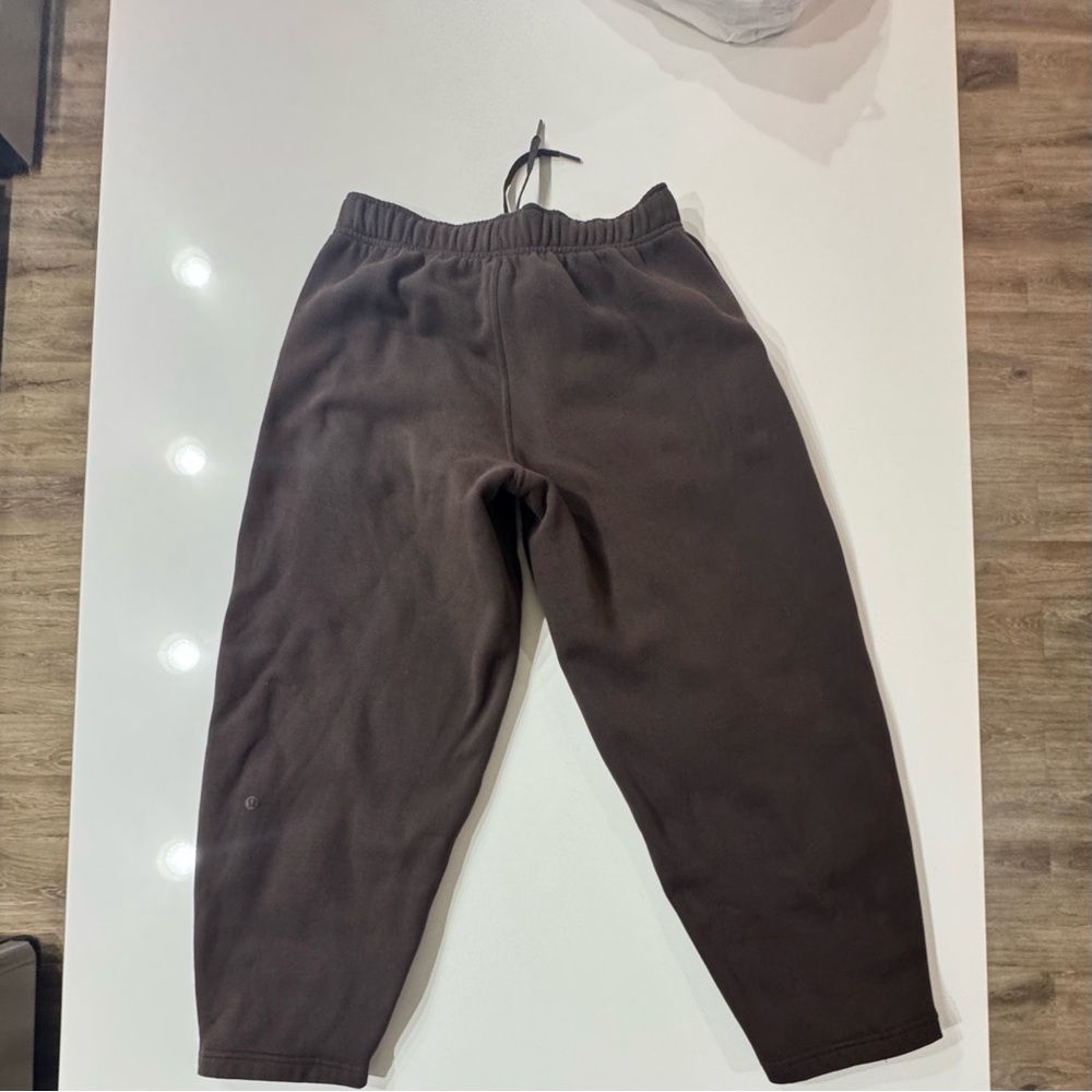Lululemon woman’s barrel jogger size small